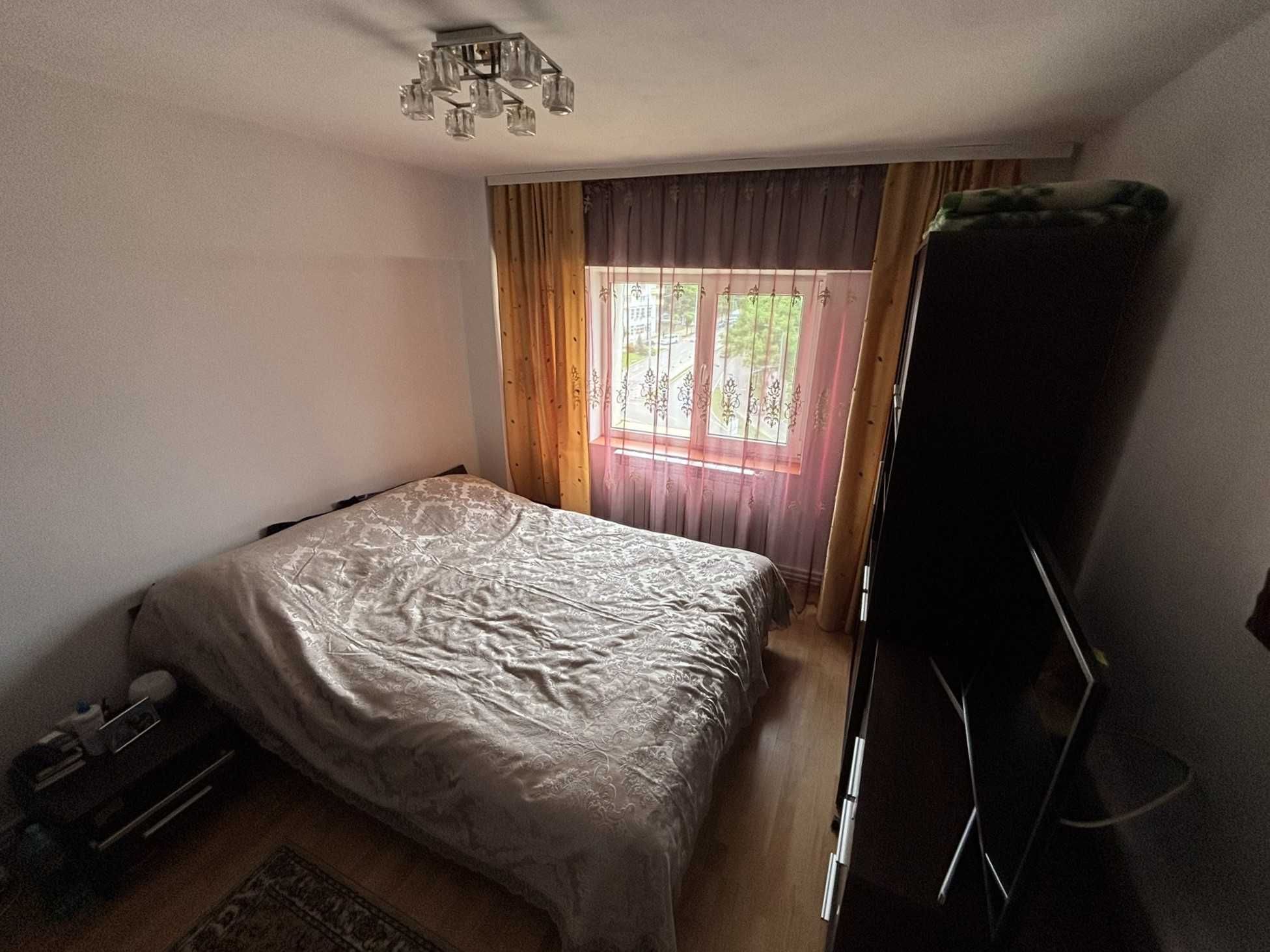 Apartament cu 3 camere