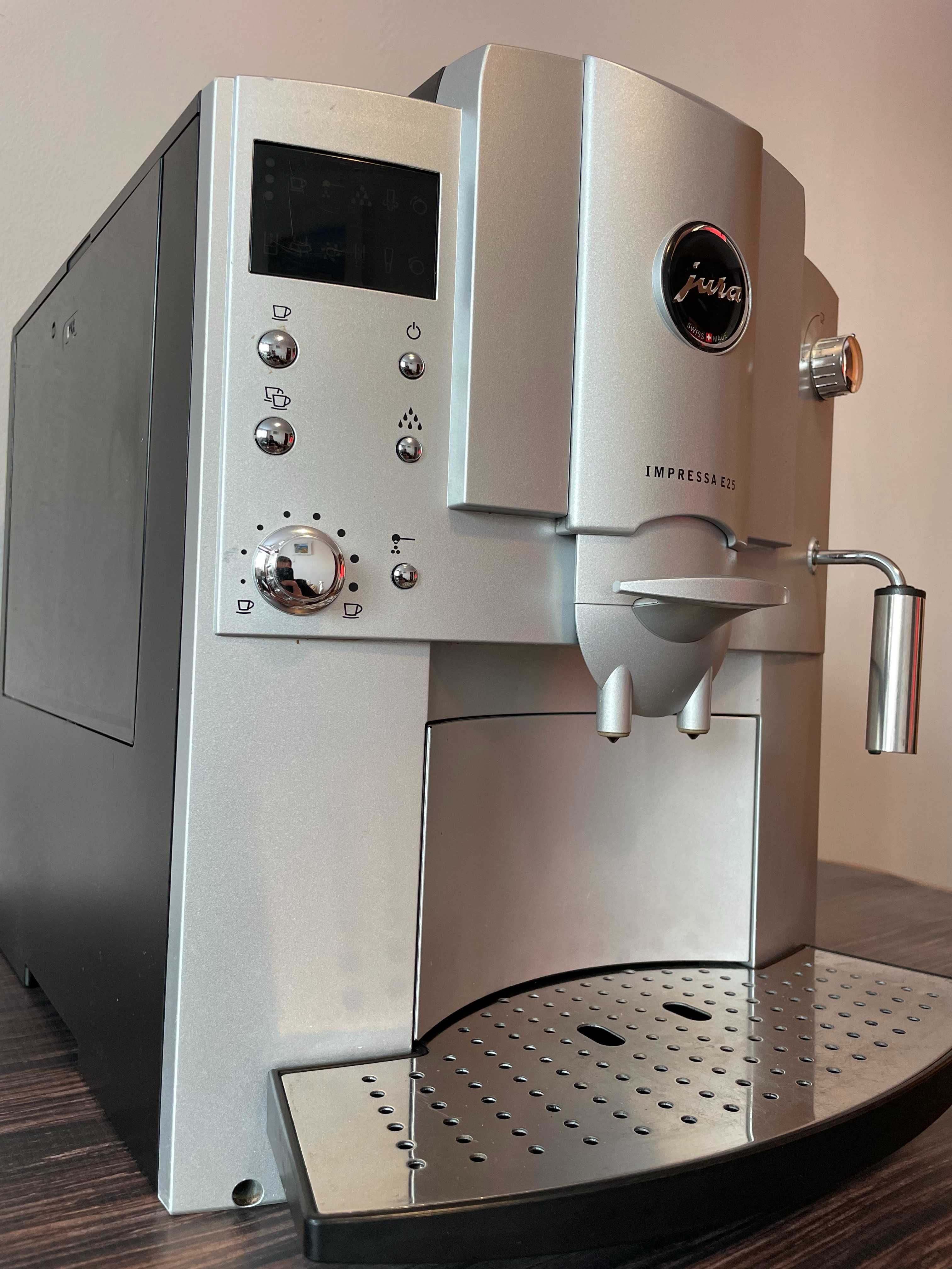 Espressor Automat Cafea - Jura Impressa E25, elvetian, spumare lapte