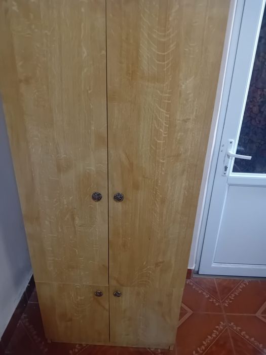 Vând șifonier mare 250 lei