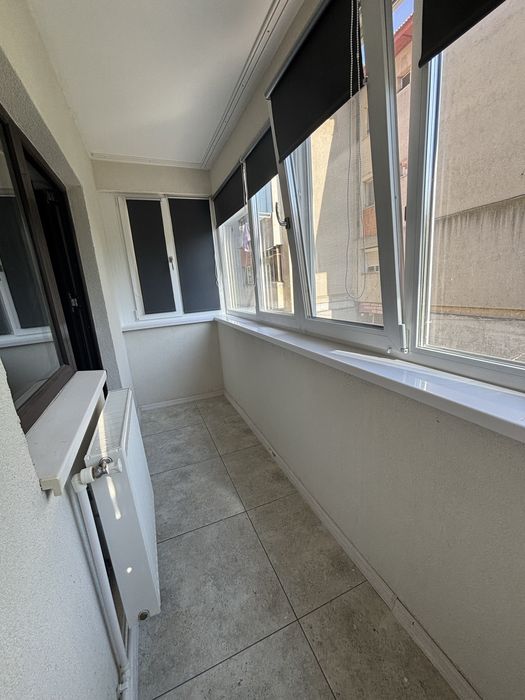 Vand apartament ,etajul 1,zona centrala