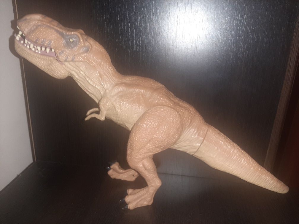 Мир Юрского периода JW T-Rex 2015. Hasbro 16" страшными челюстями дино