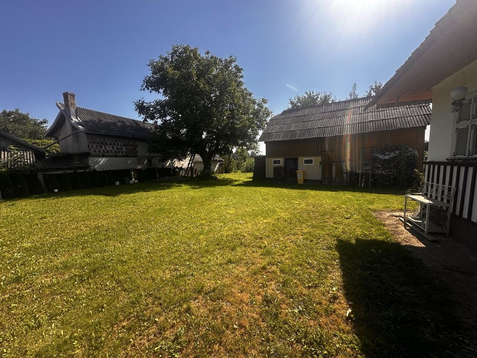 Vand casa batraneasca cu 23 ari teren in Darmanesti , Suceava