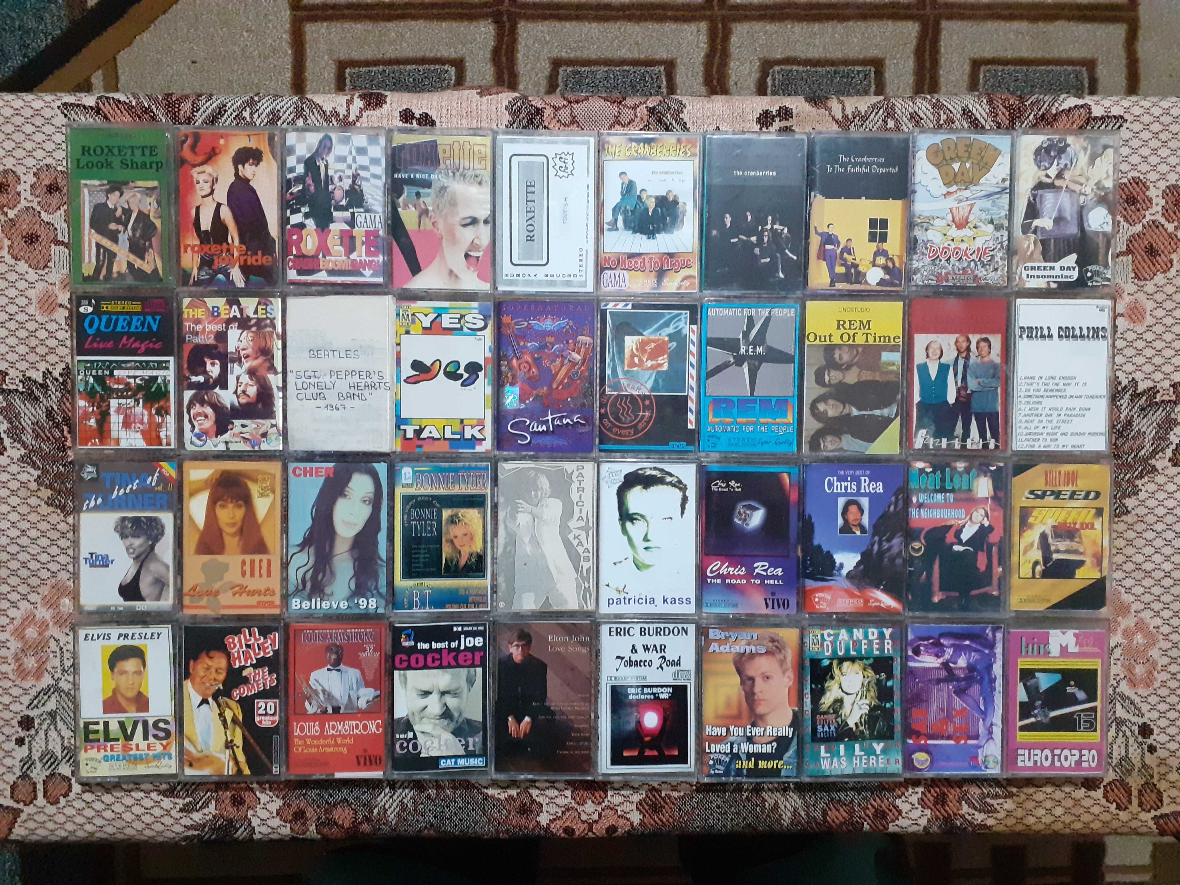 Casete audio cu muzică disco, pop, tehno, rock, jazz, rytm & blues