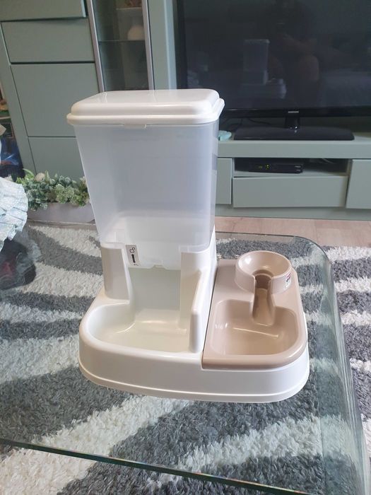 Vand dispenser mancare si apa pentru animale de talie mica