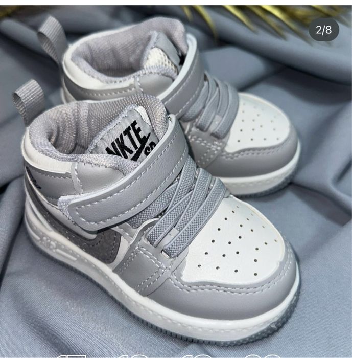 Продам детский кроссовки