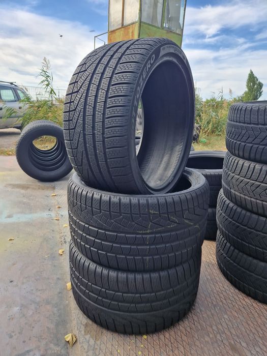 3 Anvelope ca noi  Pirelli 295 30 R20 M+S