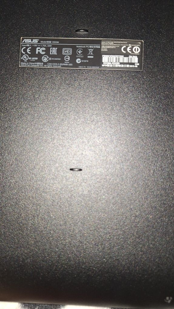Vând laptop Asus X553M