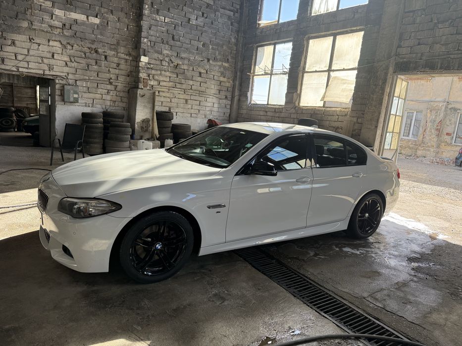 Vnad bmw f10 2015 2.0d 190 cai maina merge foarte bine fac schib