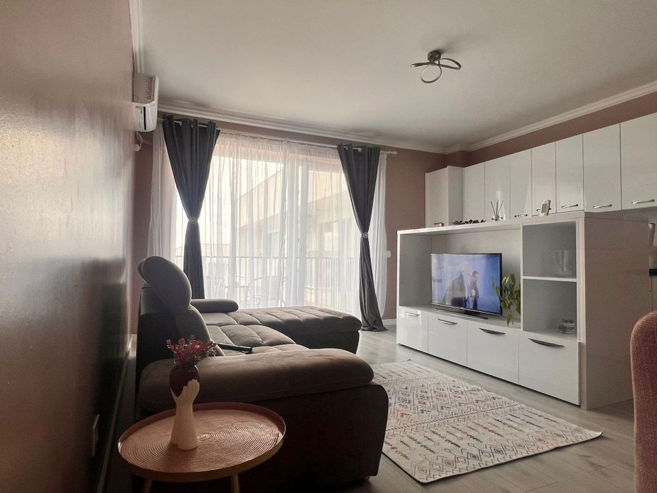 Închiriez apart 2 camere in cart Prima Oneștilor + parcare