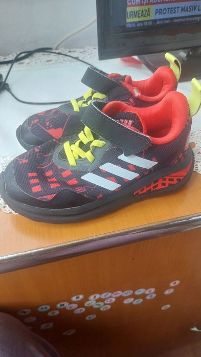 Adidasi adidas copii