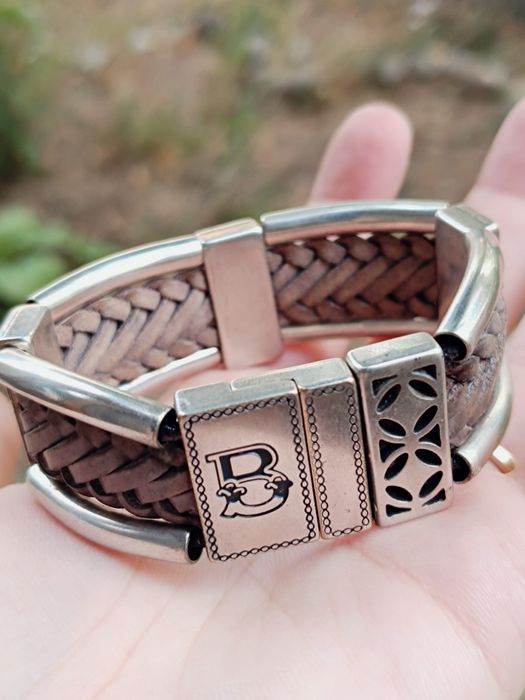 Veche bratara din piele