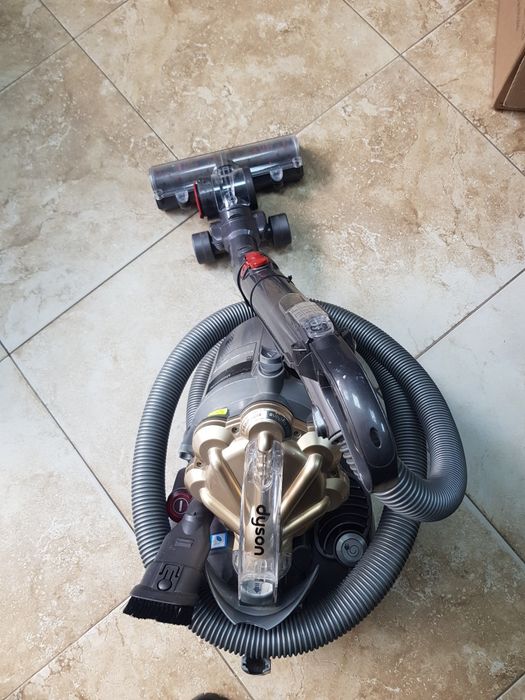 Прахосмукачка dyson