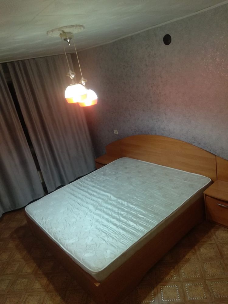 Продам двуспальную кровать