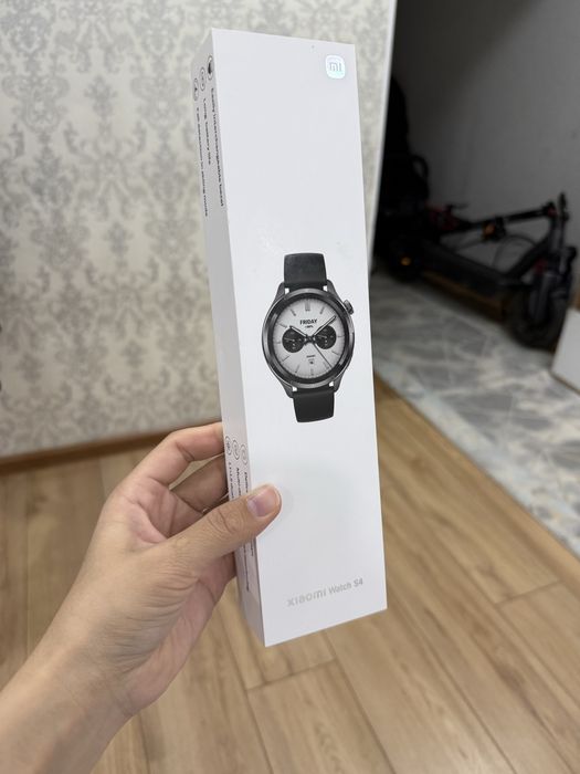Смарт-часы Xiaomi Watch S4
