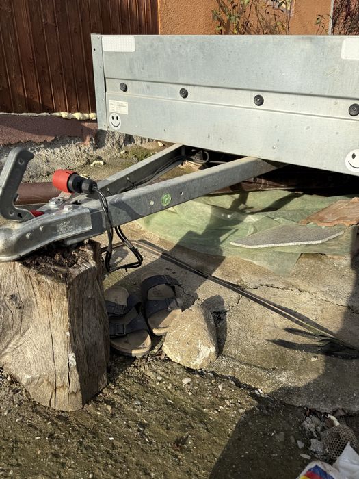 Vand remorca marca Pop Industry