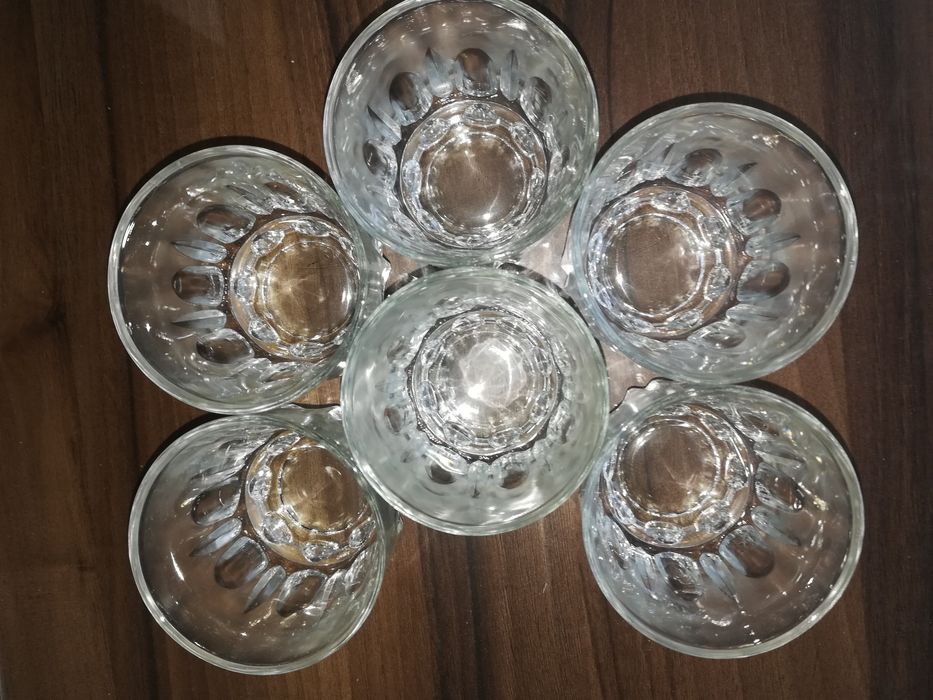 Порцеланови и стъклени чаши