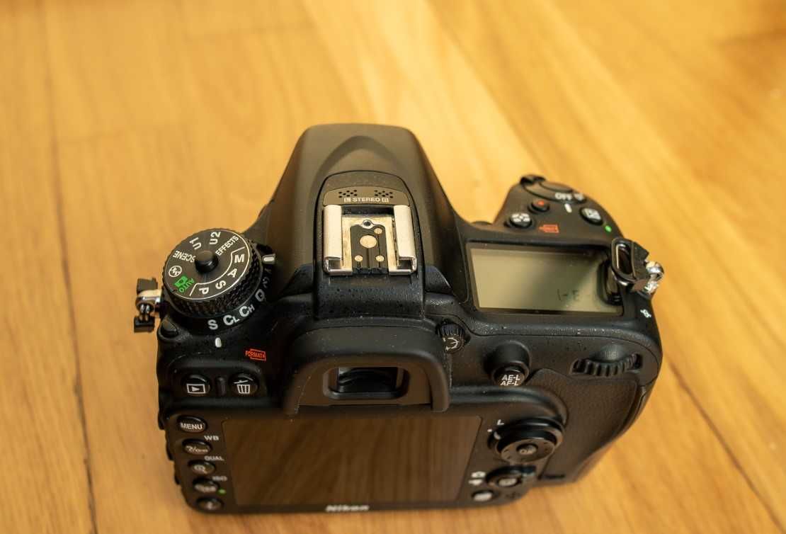 Nikon D7100 - BODY - DSLR - 103.000 de cadre