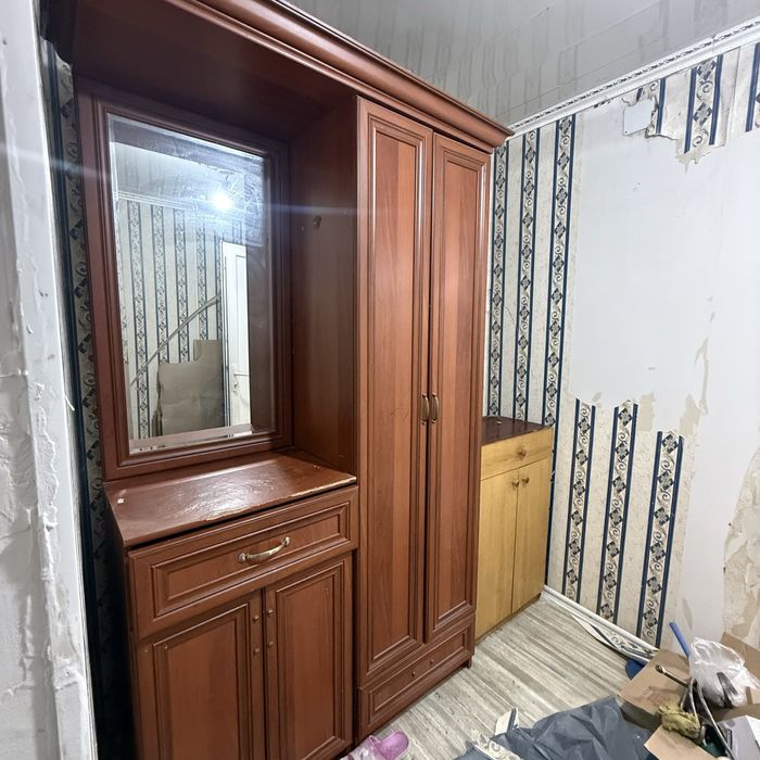 Прихожка  в хорошем состояние для вещей и обуви