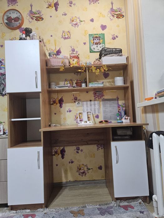 Стол в отличном состоянии