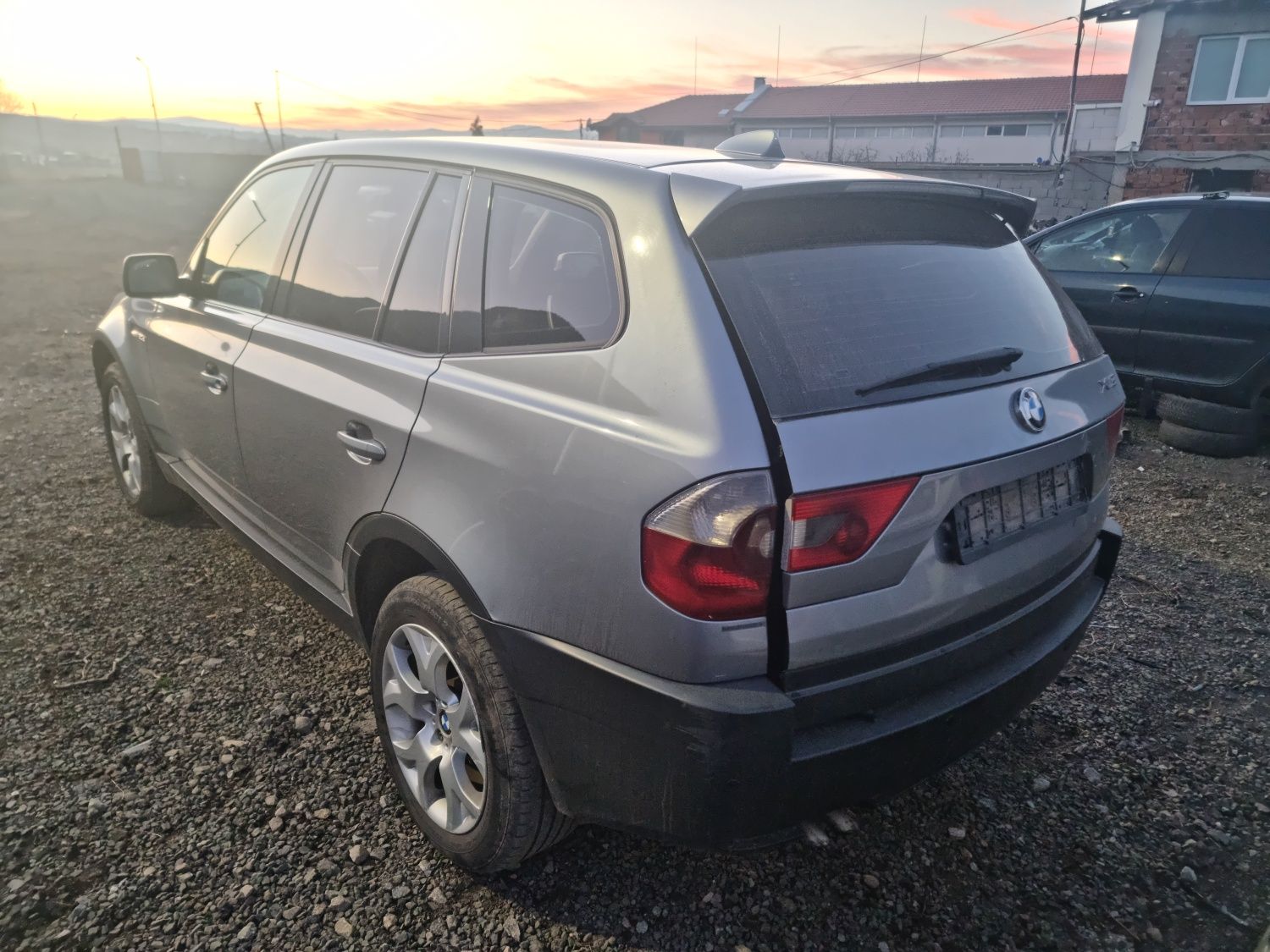 Bmw x3 3.0d 204 коня на части
Фар с лупа и ксенон
Джанта 18