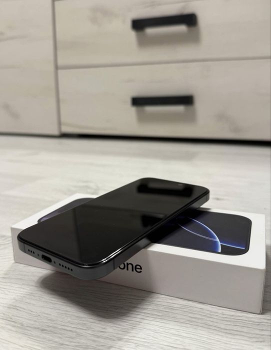 Iphone 15 PRO, black liber de rețea