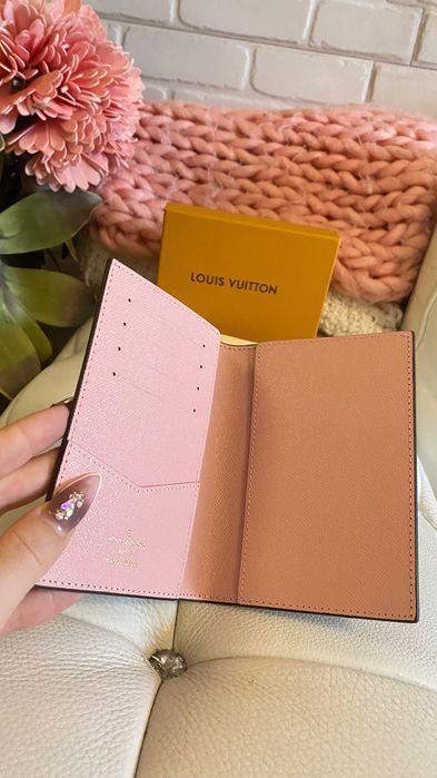 Cardholder passport Lv паспорт холдер документи