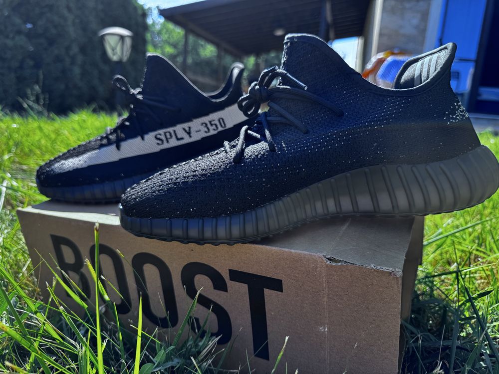 Yeezy Boost 350 V2 'Oreo'  Налични