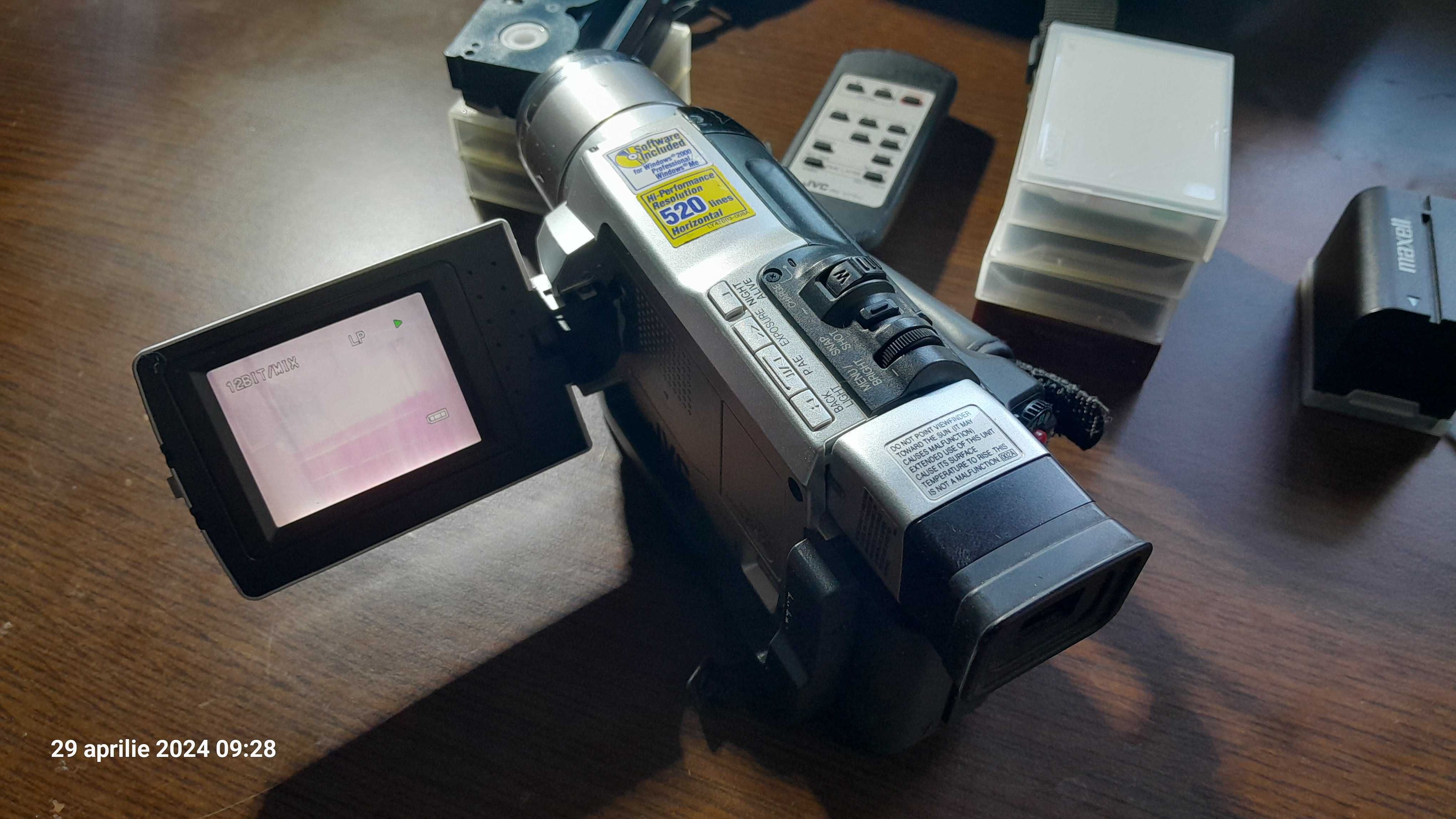 Vand camera video JVC GR-DVL310U + accesorii