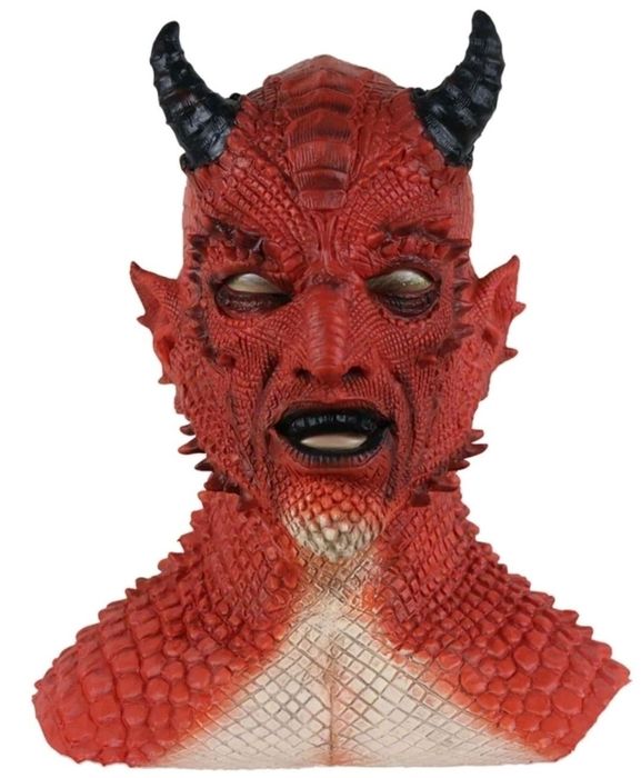 Нова латексова маска