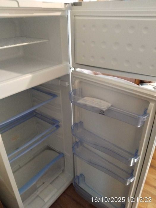 Vand frigider cu 2 usi
