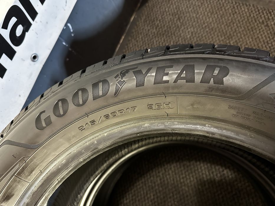 215/60 R17 96H XL - Goodyear UltraGrip Performance Suv M+S Oferta