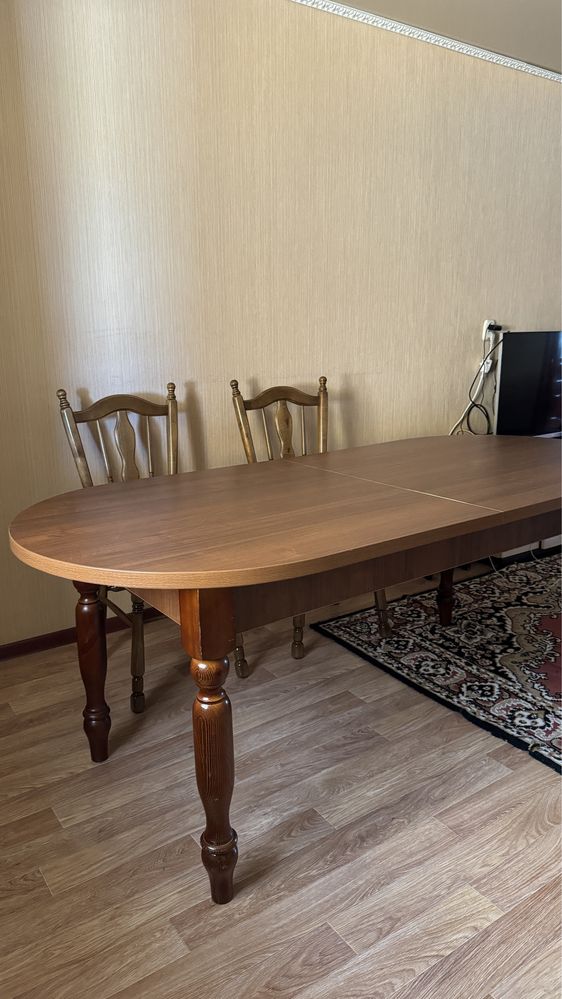 стол в гостиную | в кухню | в зал