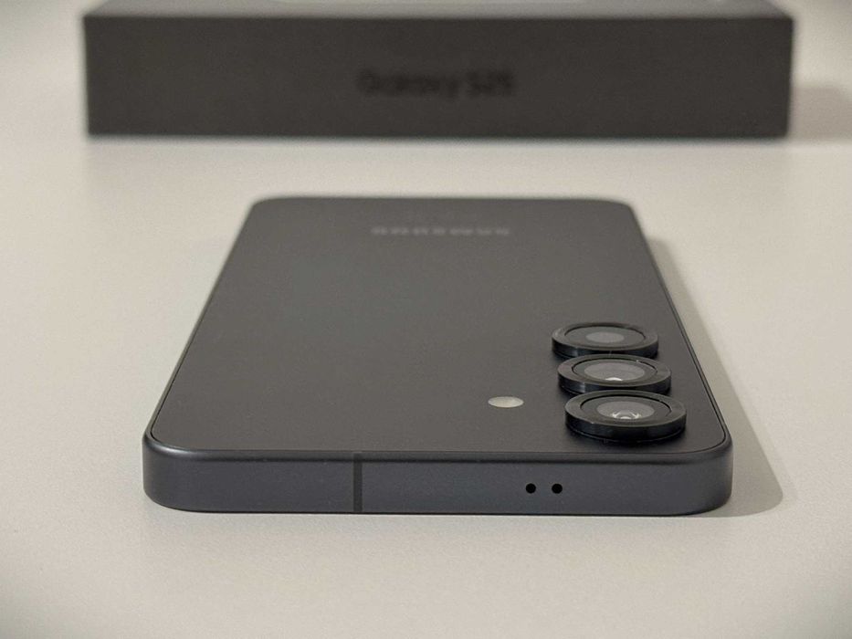 Бартер! Нов! Galaxy S25 256/12GB BlueBlack (Черен) + Адаптер