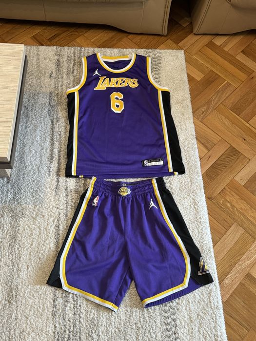 Echipament lakers