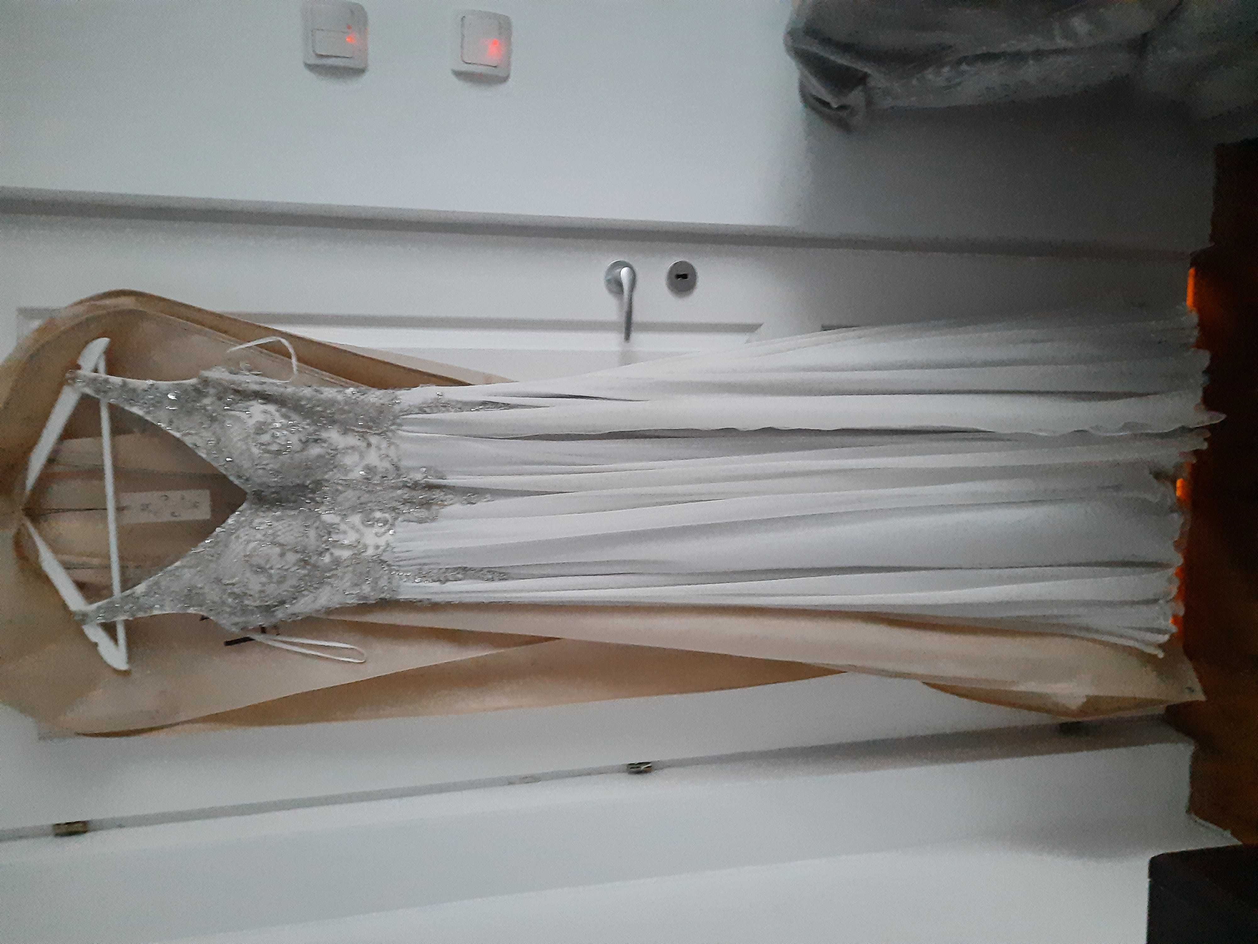 rochie superba de mireasa LA MODE TOUJOUR