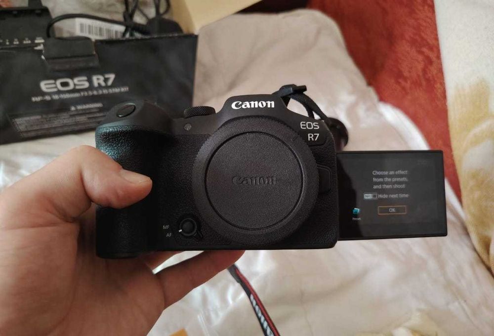 Canon EOSR7+RF-S 18–150mm IS STM-kit+obiectiv,nou,original, factura UK