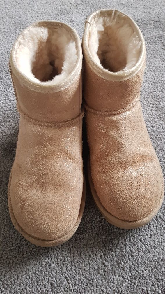 Vand Ugg nr 36 originale