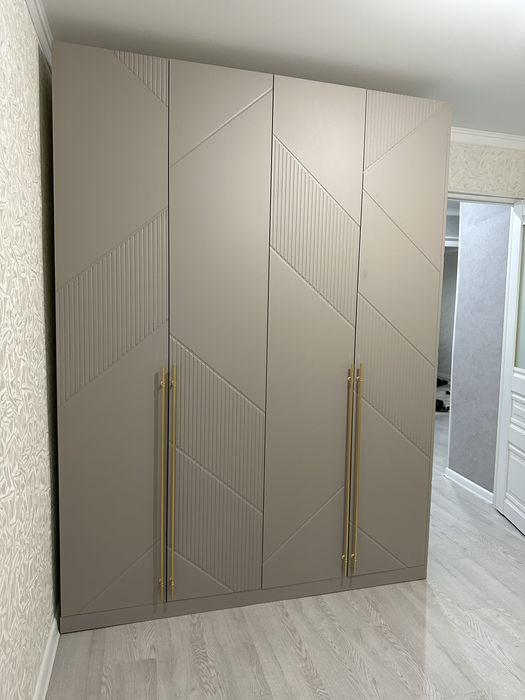 Продам качественный шкаф