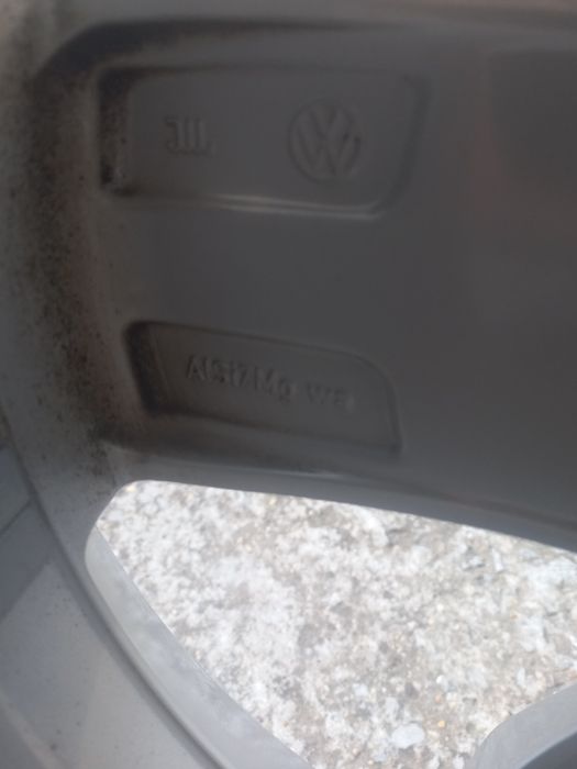17"Vw Corvara Оригинални 6.5ж ет42 Golf Passat Jetta Tiguan Touran Гум