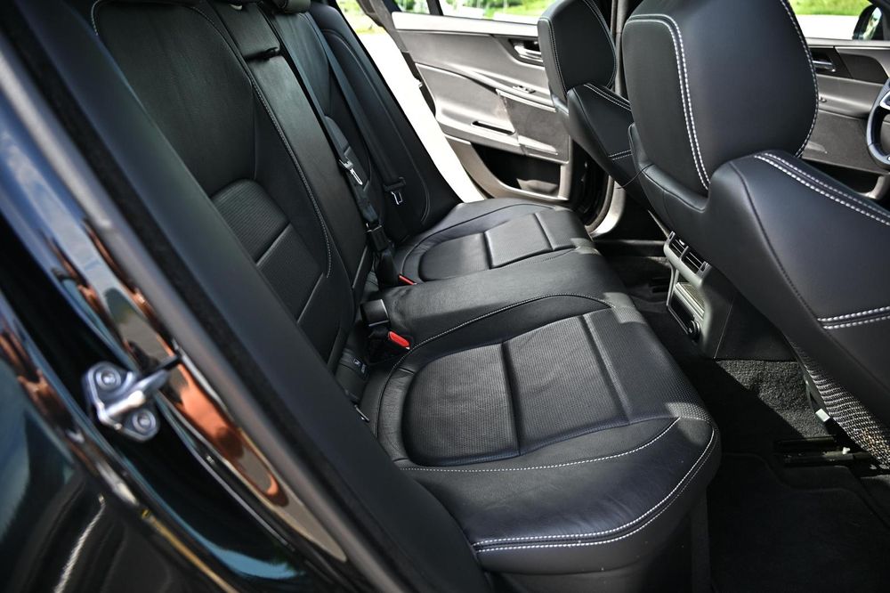 Jaguar XE R Sport