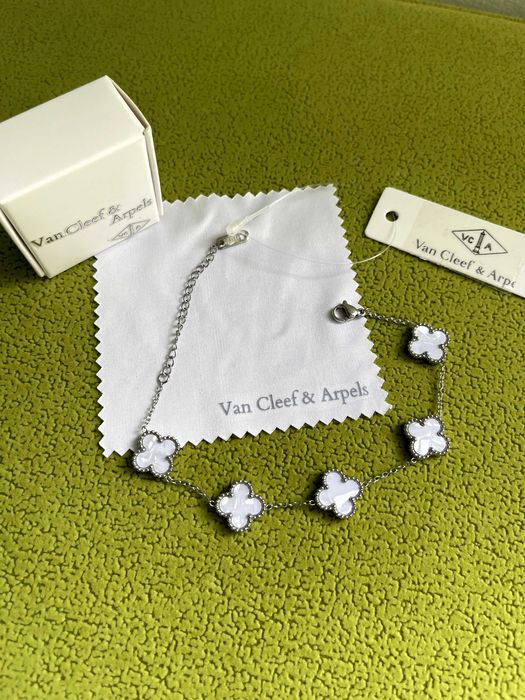 бяла гривна ван клиф van cleef с детелина от бял седеф с кутийка