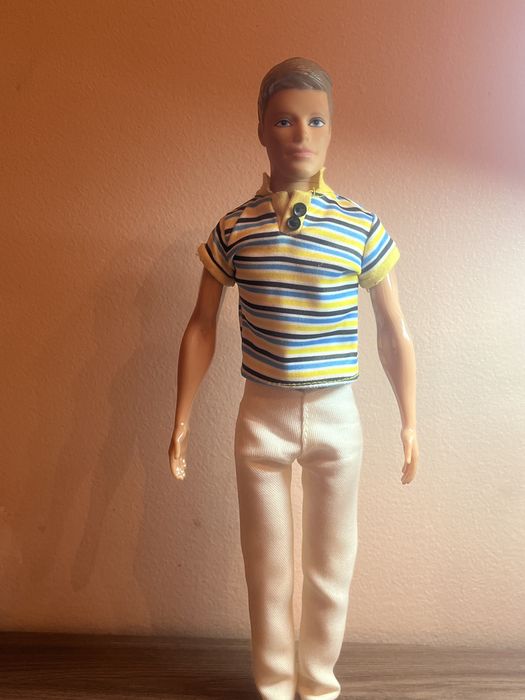 Кукла Кен из барби