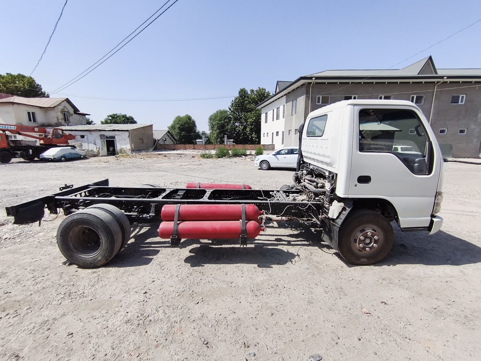Isuzu 2013 gaz shassi