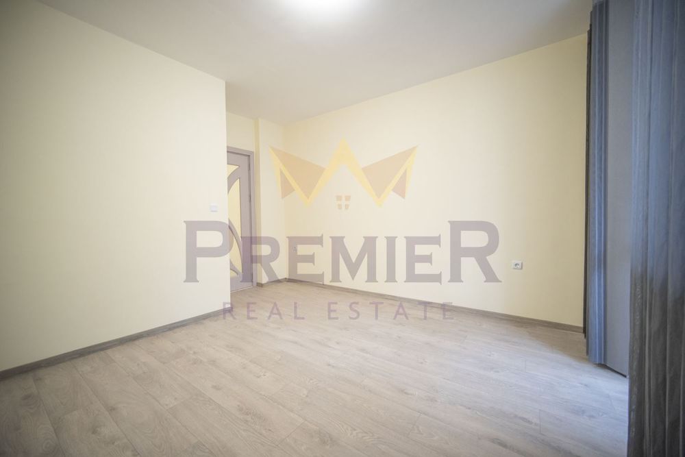 Дава се под наем Двустаен апартамент в Варна, Колхозен пазар - 76 кв.м за 306 € - Снимка #2