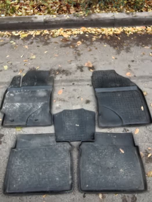 Продам коврики (полики)