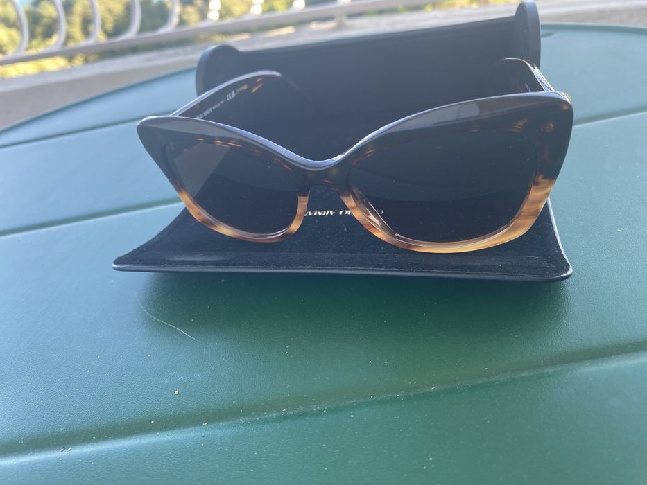 Слънчеви очила "хавана" на Giorgio Armani