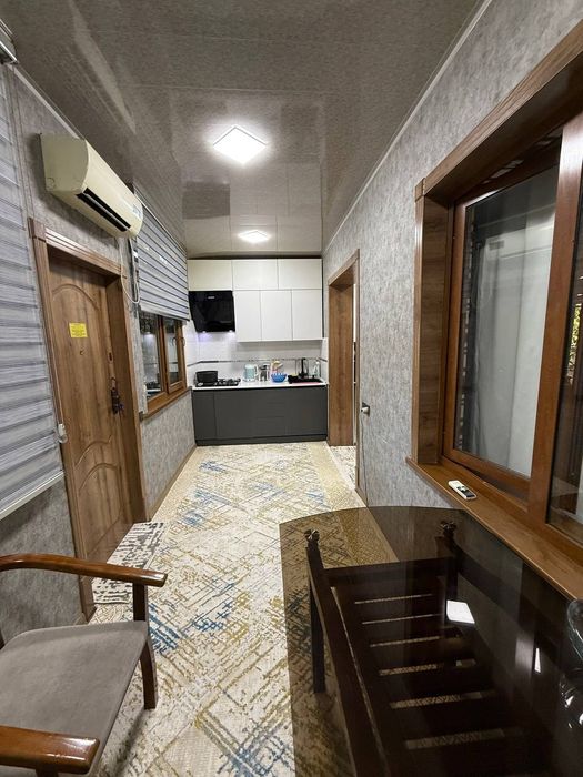 Юнусобод 14 квартал 1 этаж 2 хонали уй йол юзида сотилади