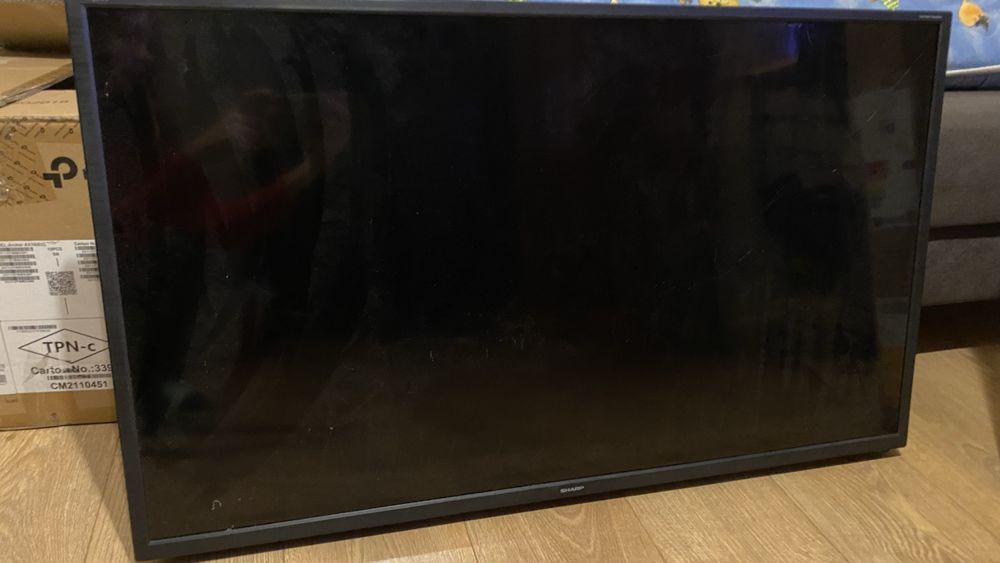 televzor smart sharp ecran spart 101 cm