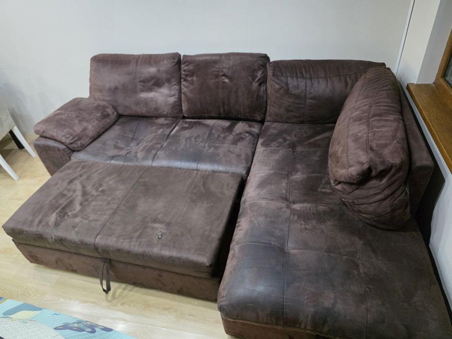 Продавам употребяван диван