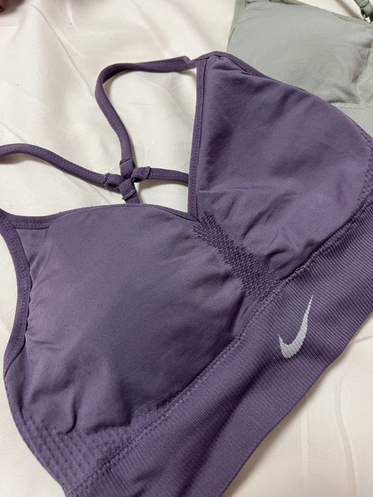 Две дамски бюстиета Nike